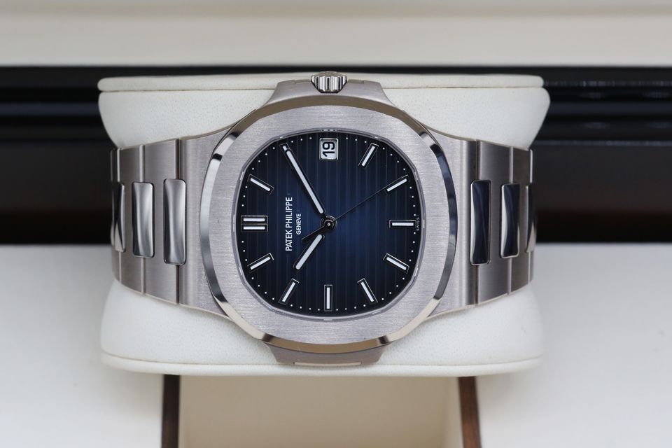 Patek Philippe Nautilus 5811/1G-001 Image 6